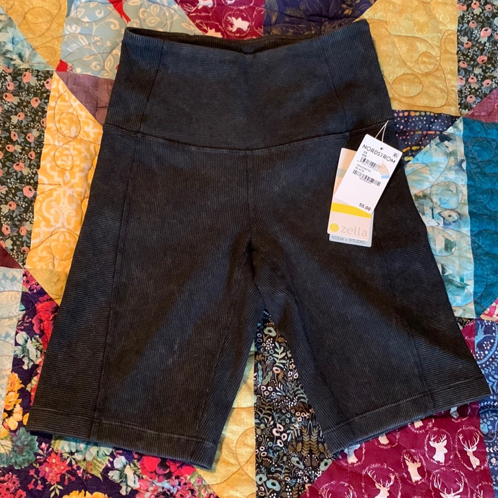 NWT Zella ribbed bike shorts, faded acid wash